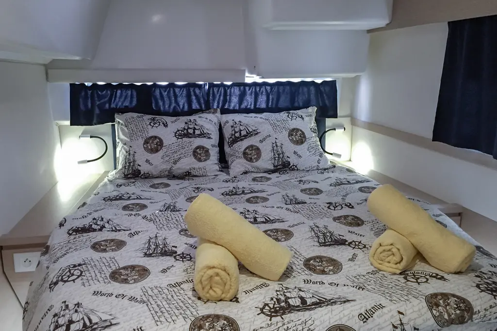 Helia 44 (4 cabs) — photo 10