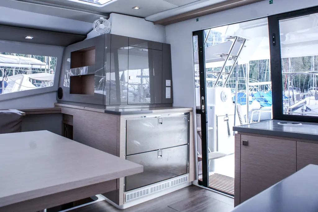 Helia 44 (4 cabs) — photo 8