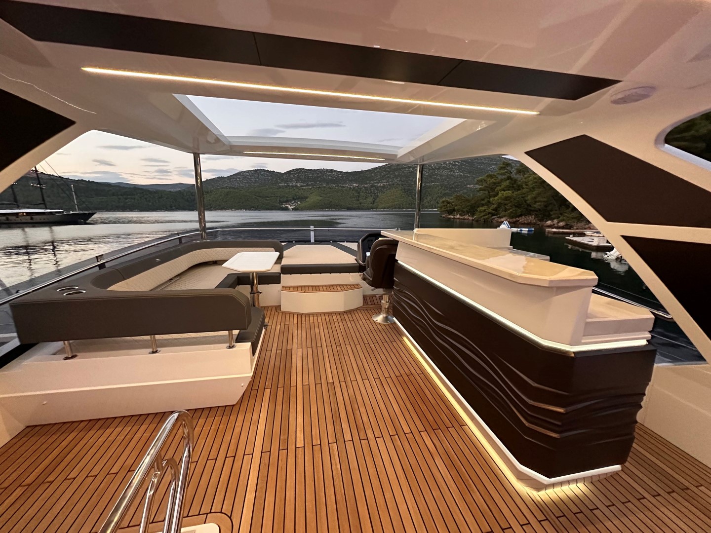 Galeon 680 Fly — photo 10