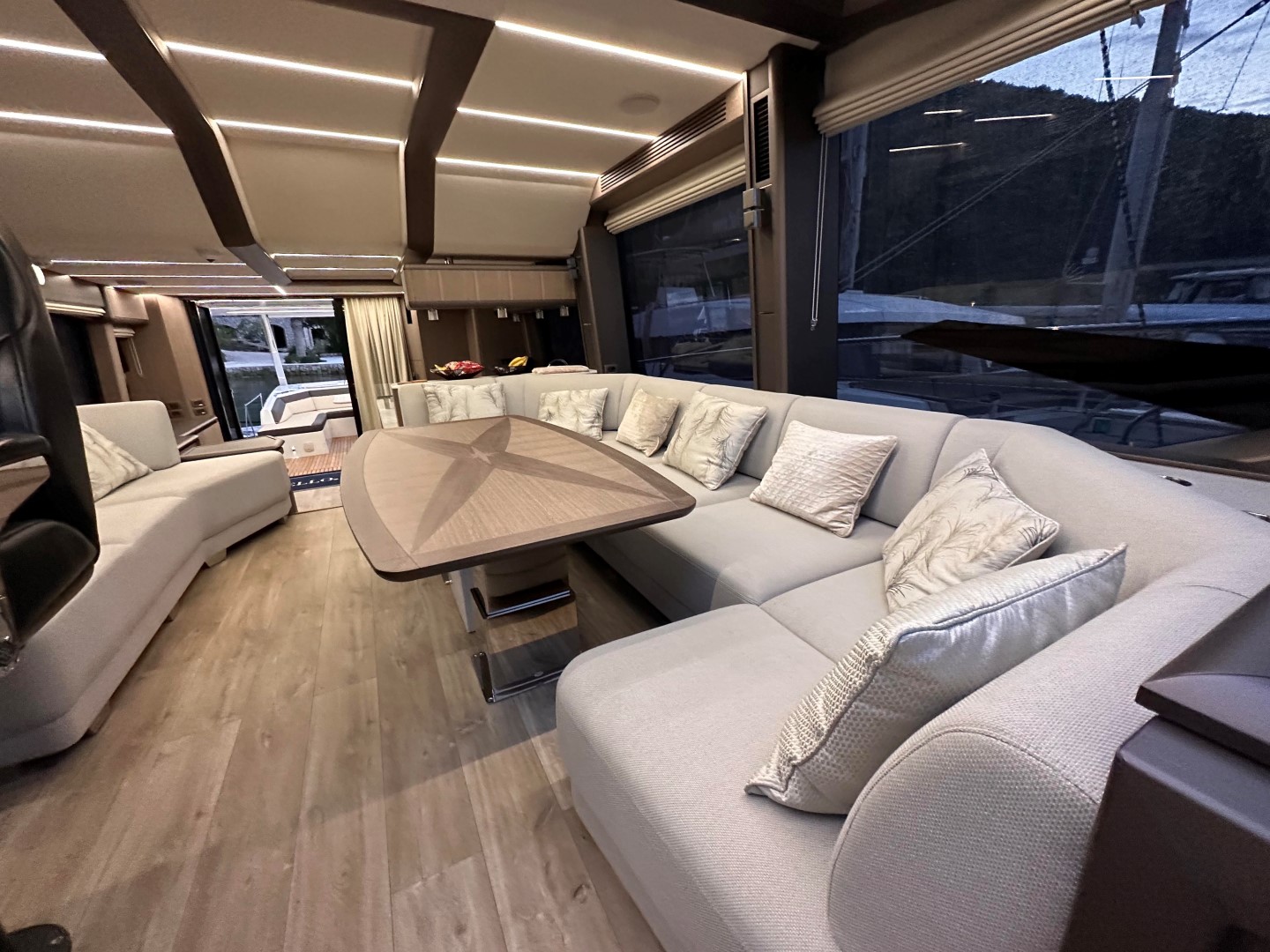 Galeon 680 Fly — photo 26