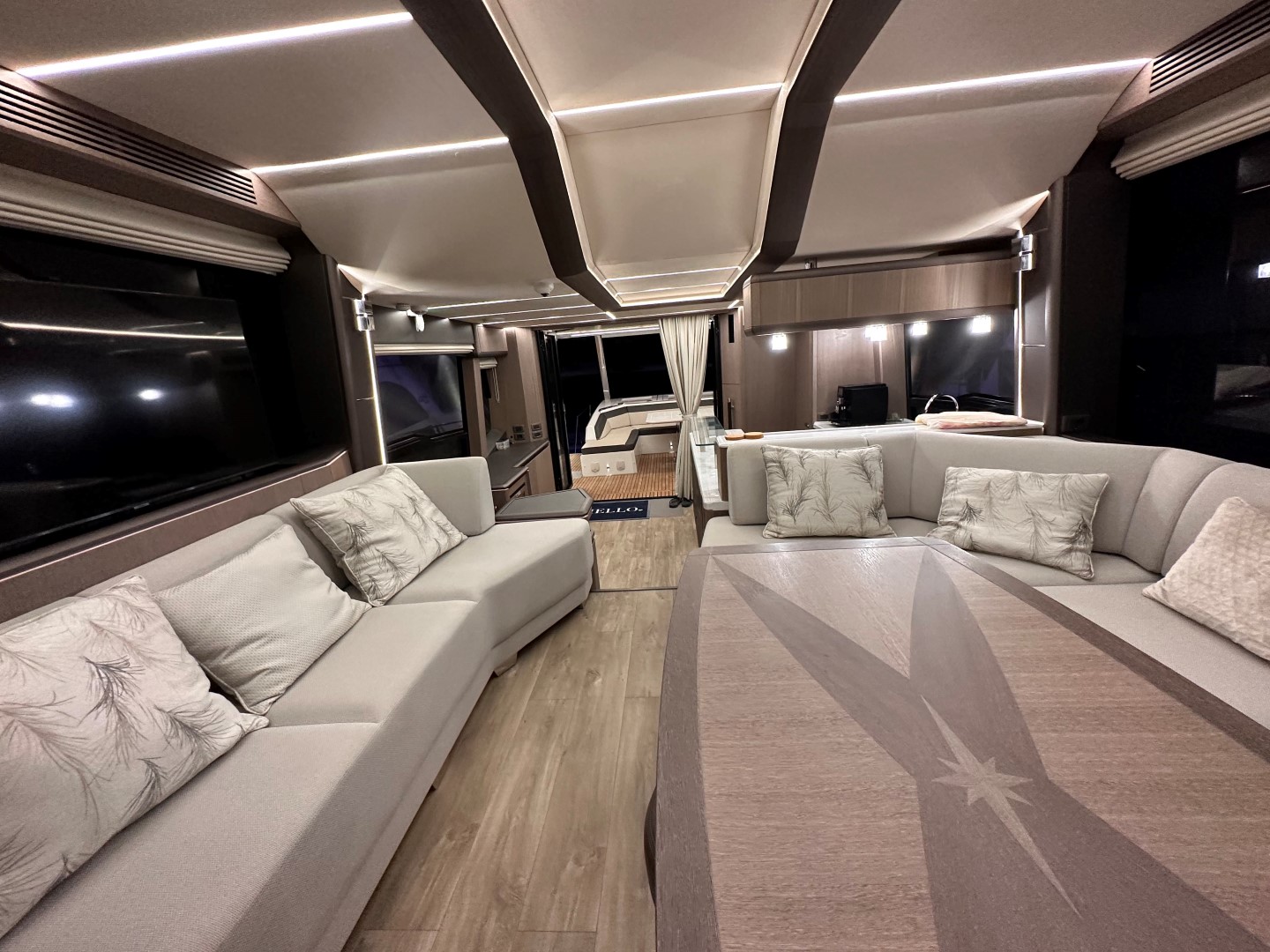 Galeon 680 Fly — photo 30