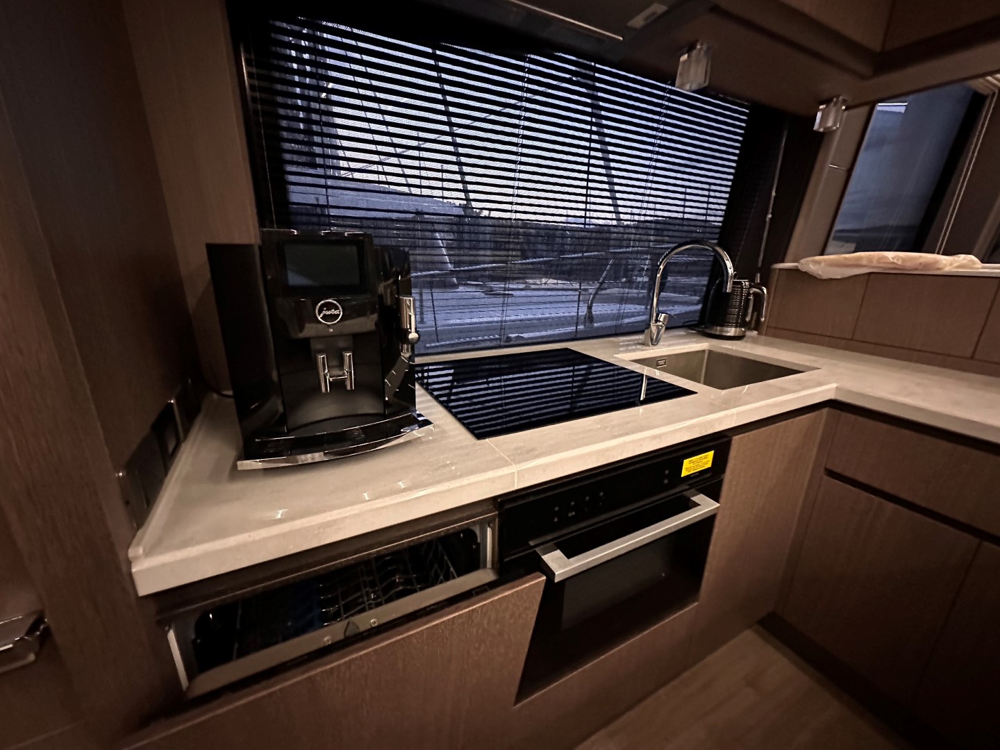 Galeon 680 Fly — photo 19