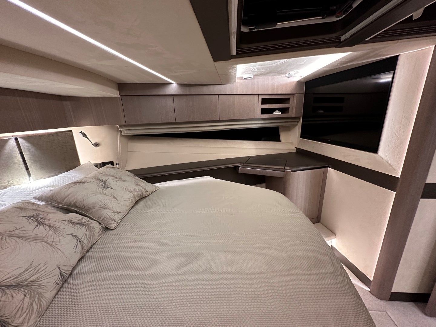 Galeon 680 Fly — photo 29