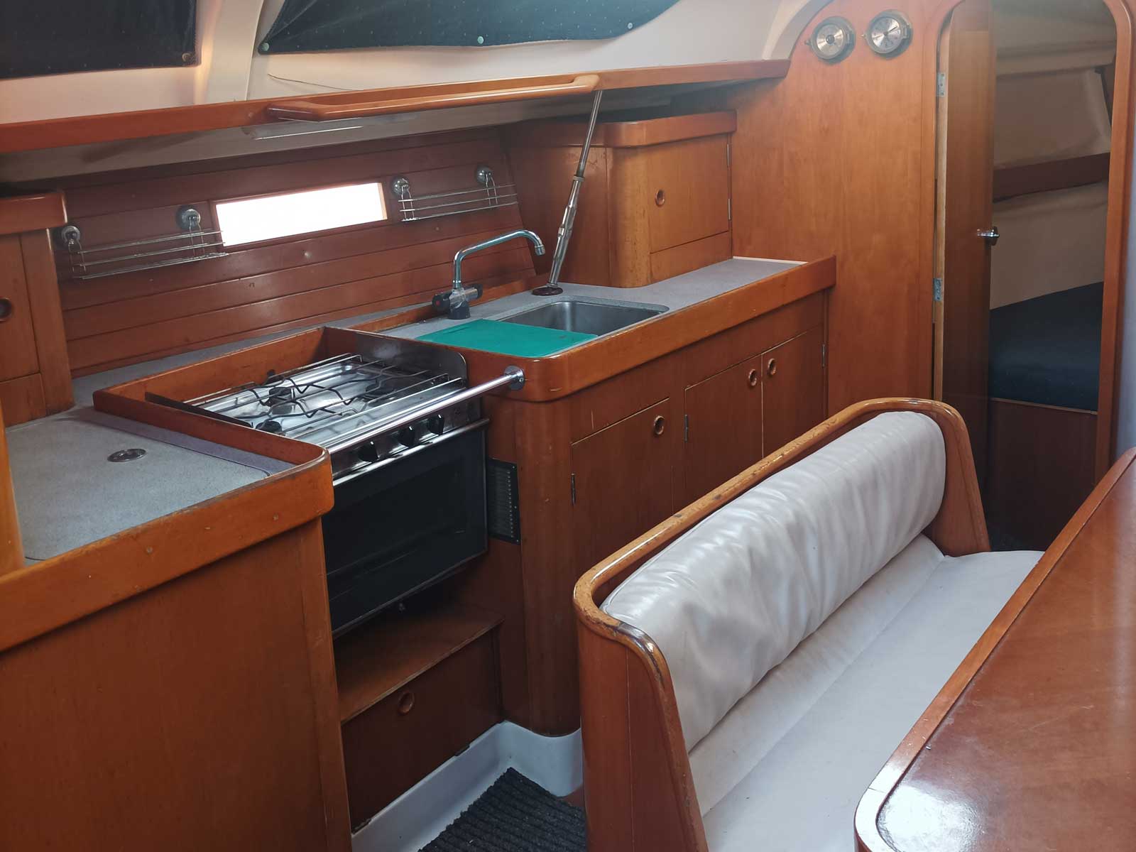 Oceanis 37 — photo 2