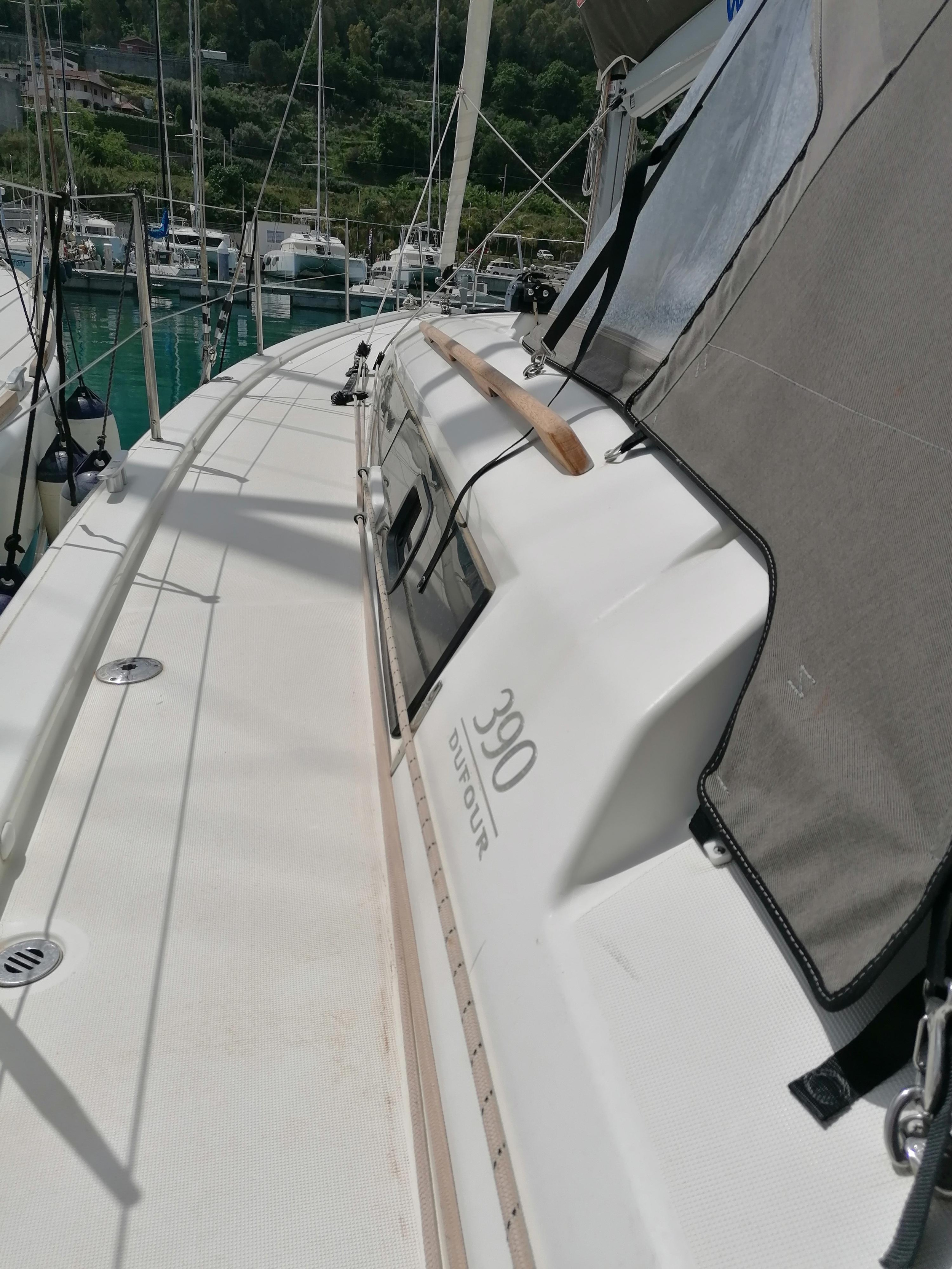 Dufour 390 Grand Large — photo 17