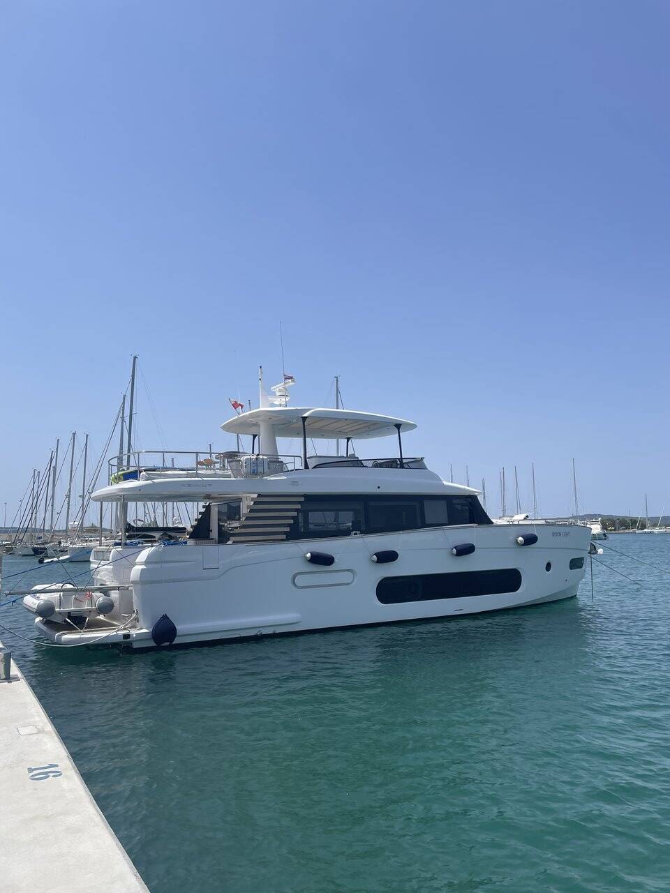 Azimut Magellano 66 — photo 28