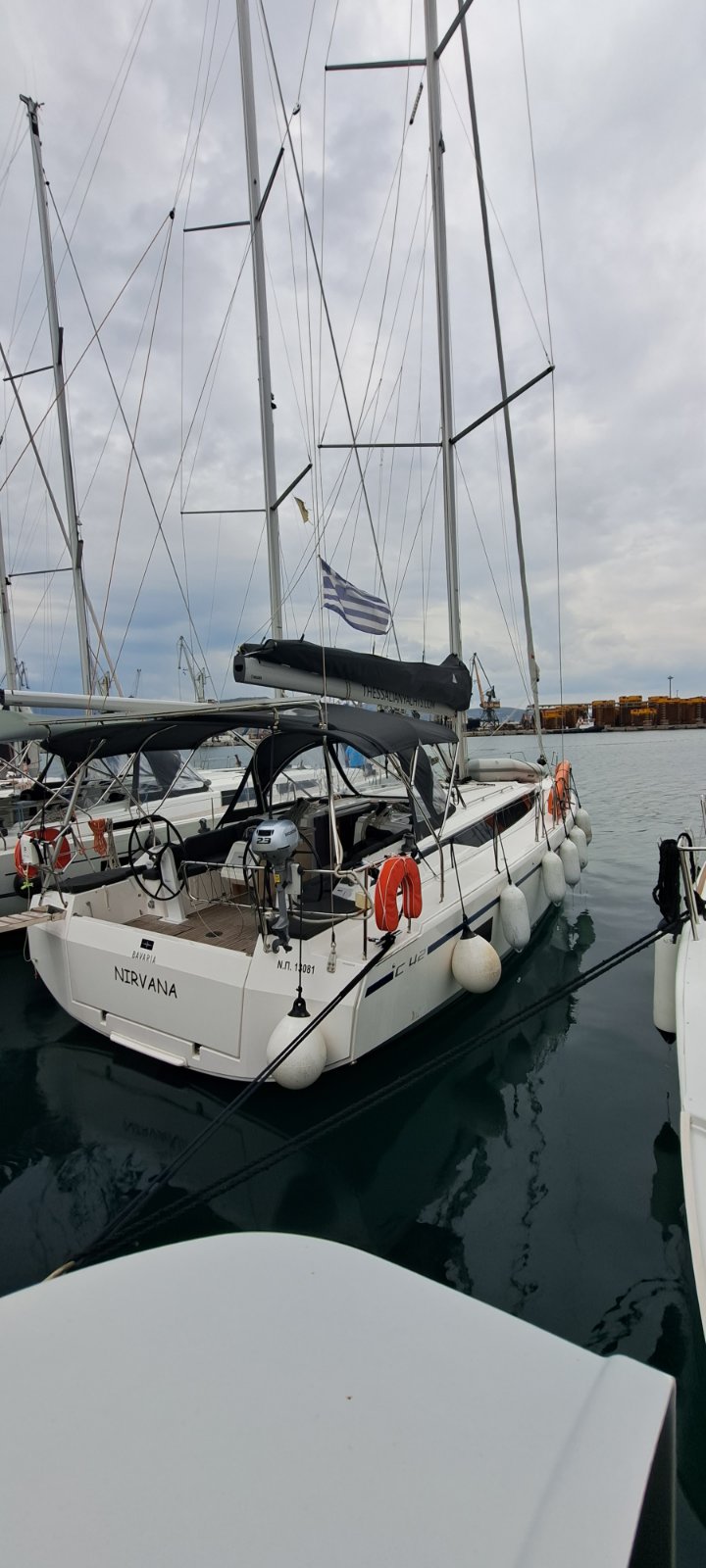 Bavaria C42 — photo 14