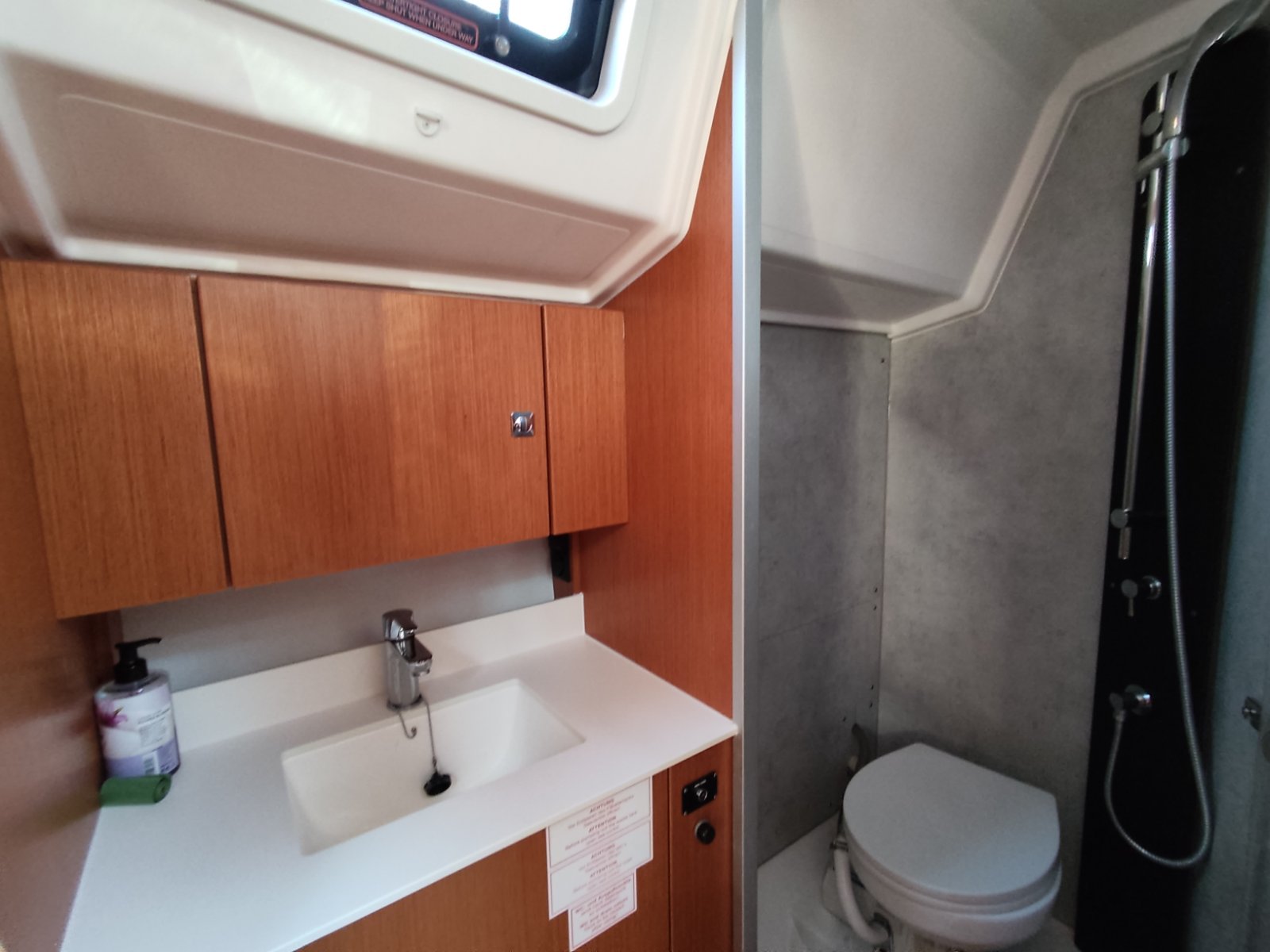 Bavaria C42 — photo 7