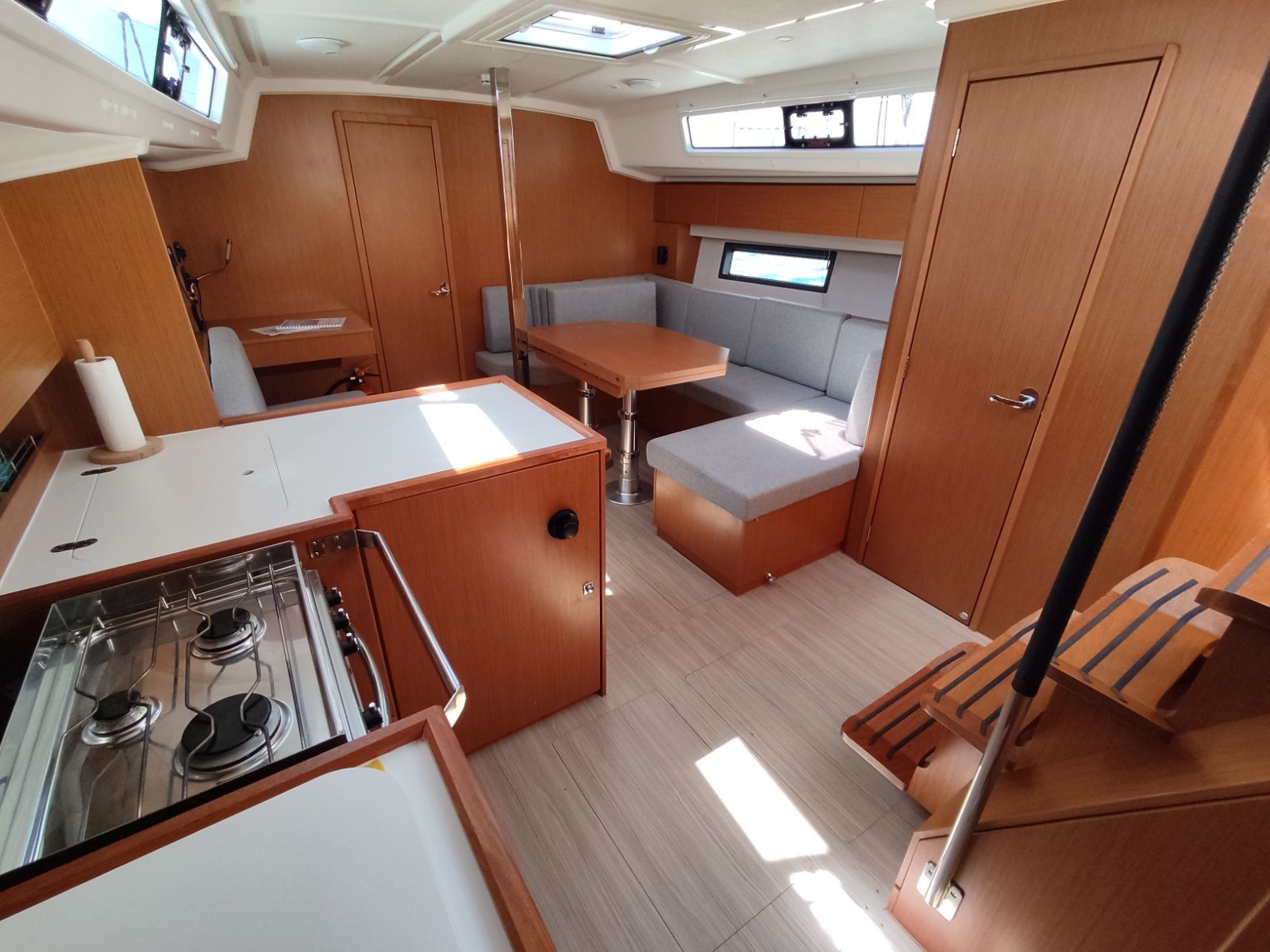 Bavaria C42 — photo 2