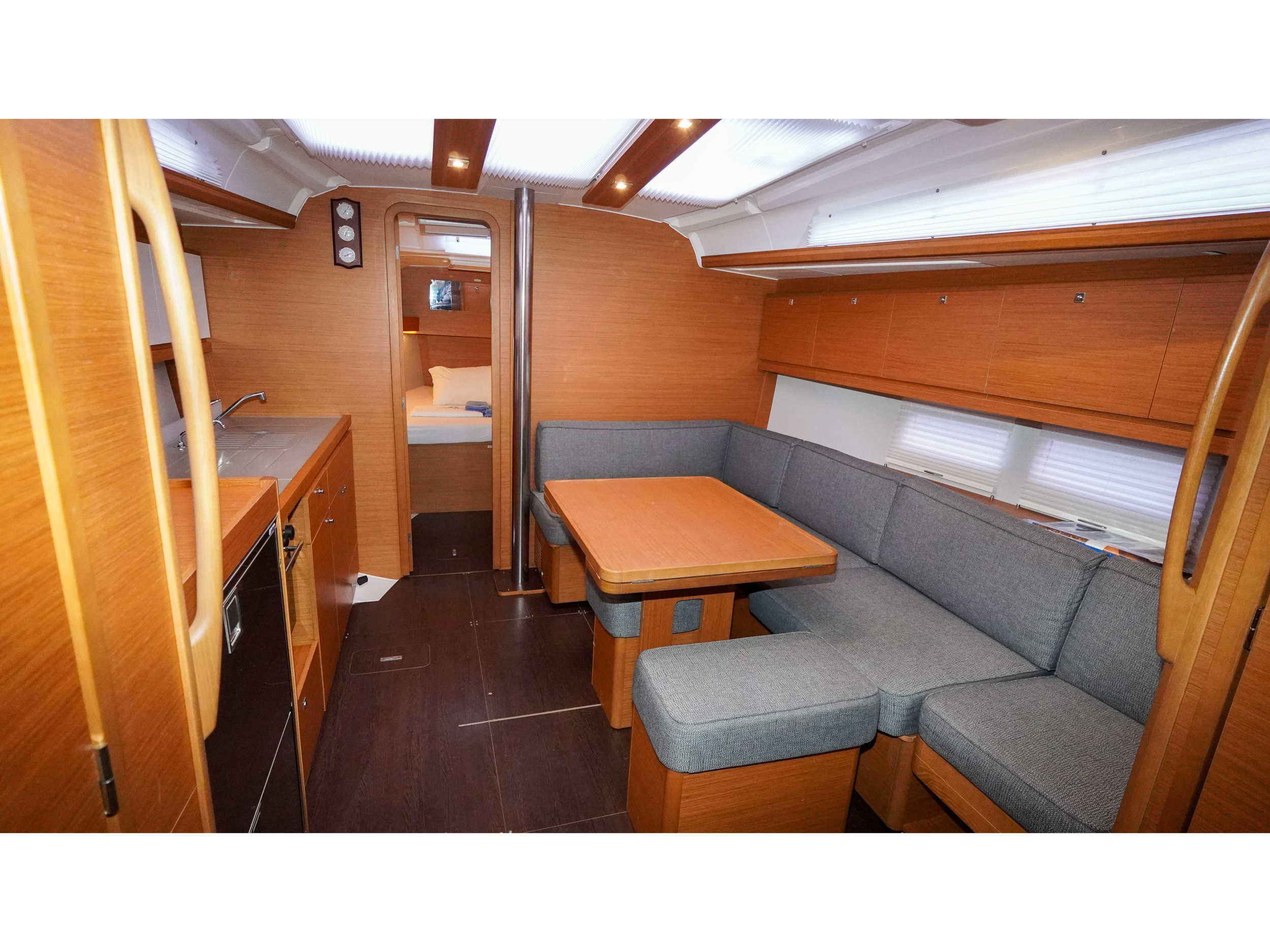 Dufour 390 — photo 11