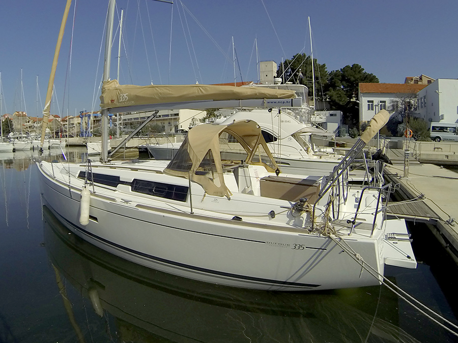 Dufour 335 GL — photo 21