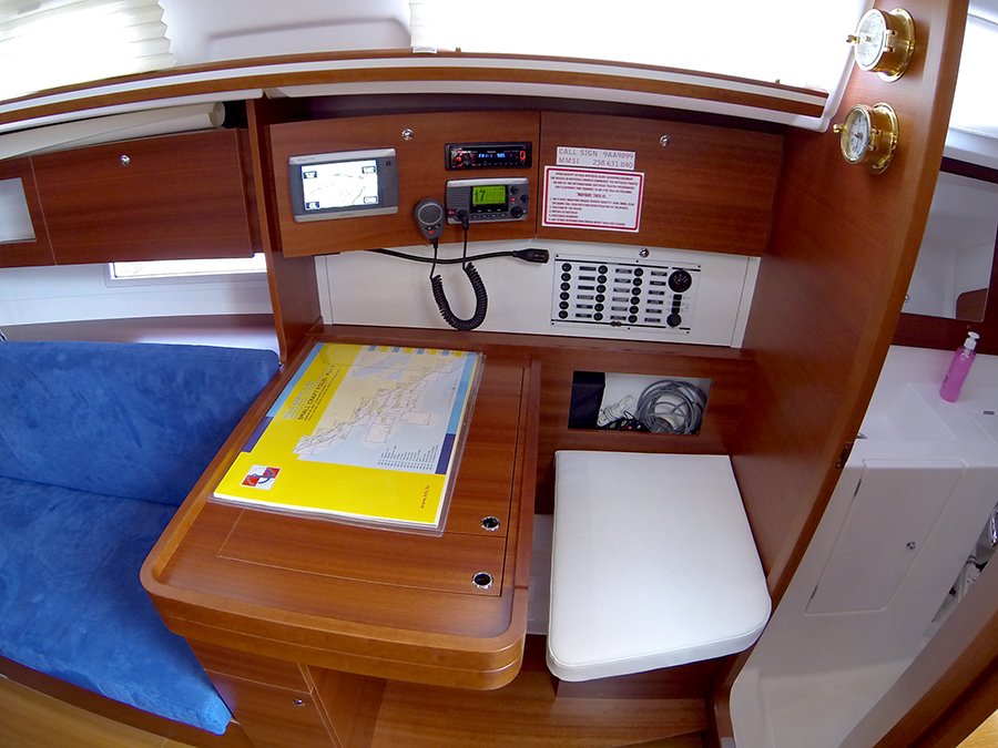 Dufour 335 GL — photo 13