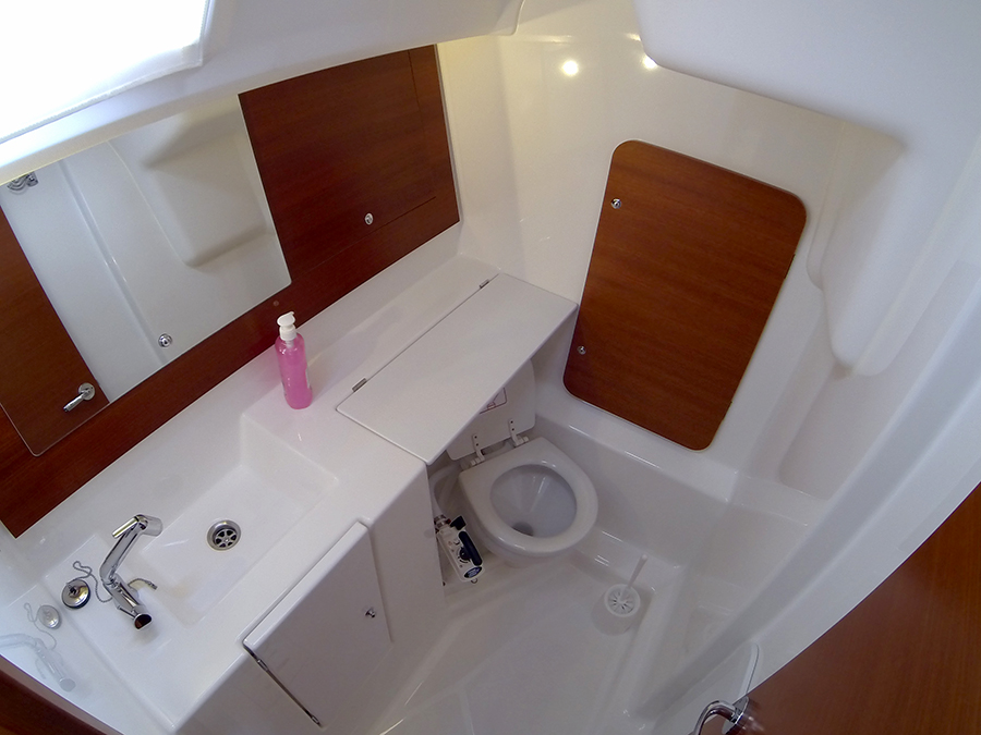 Dufour 335 GL — photo 20