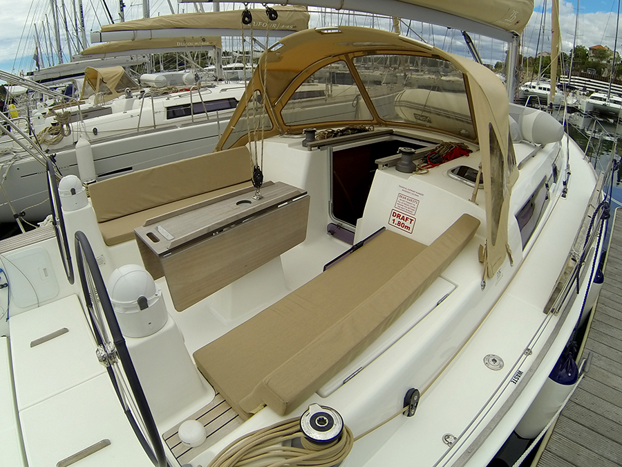Dufour 335 GL — photo 10