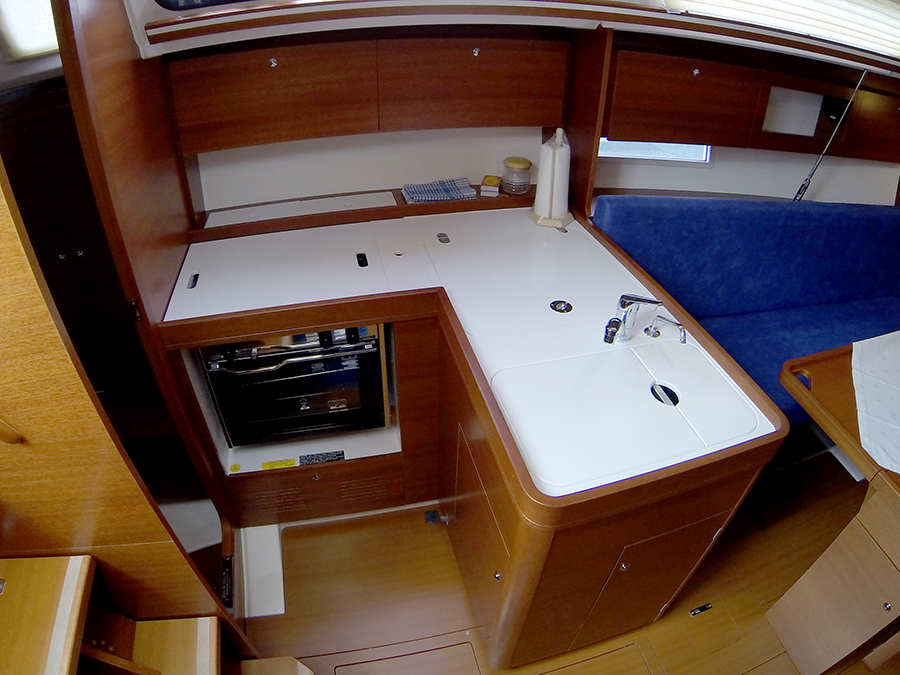 Dufour 335 GL — photo 14