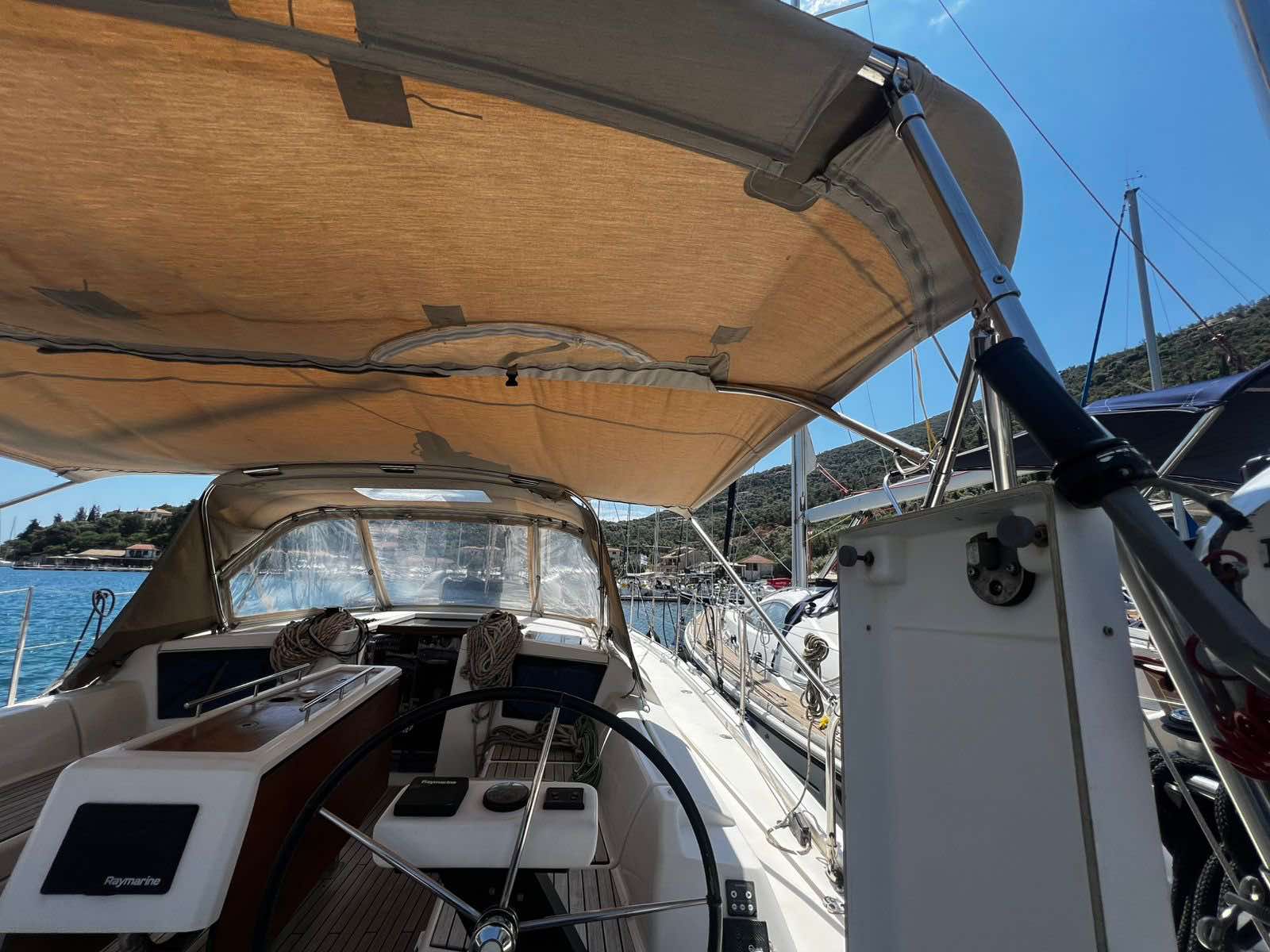 Dufour 390 Grand Large — photo 6