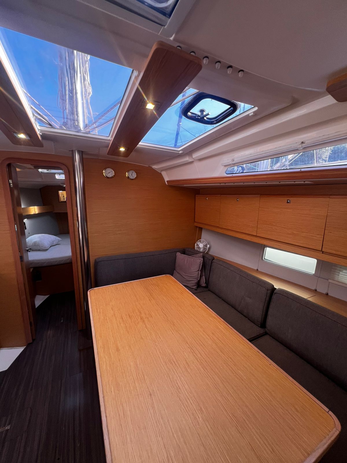 Dufour 390 Grand Large — photo 8