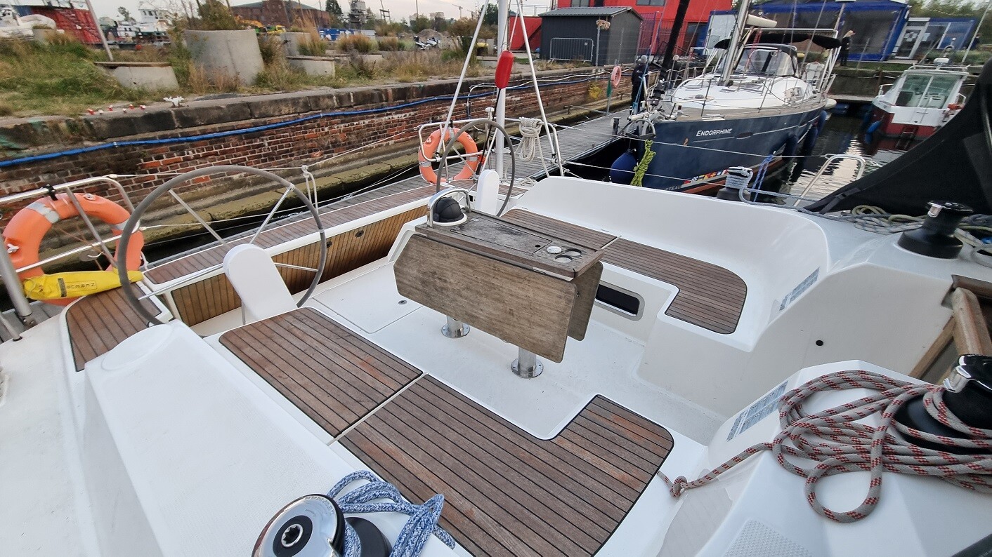 Bavaria 46 — photo 4