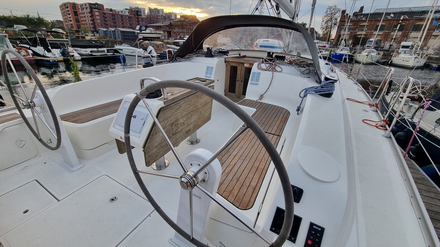 Bavaria 46 — photo 3