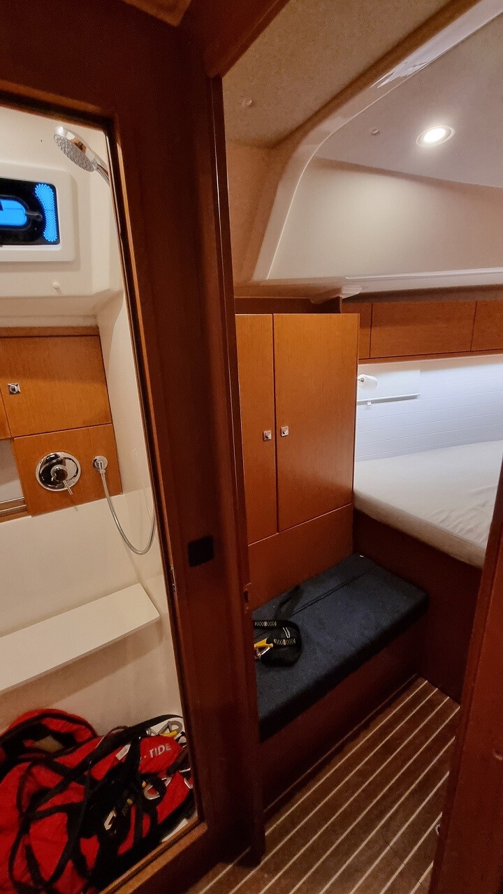 Bavaria 46 — photo 8