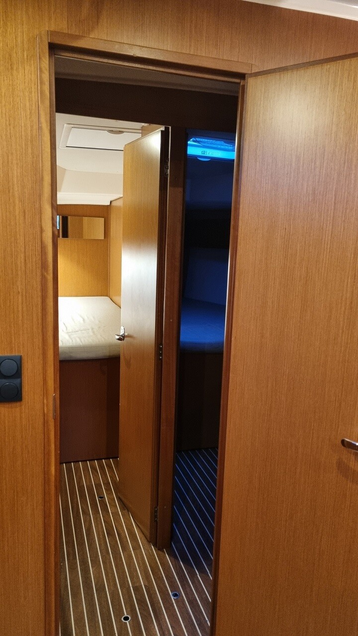 Bavaria 46 — photo 16
