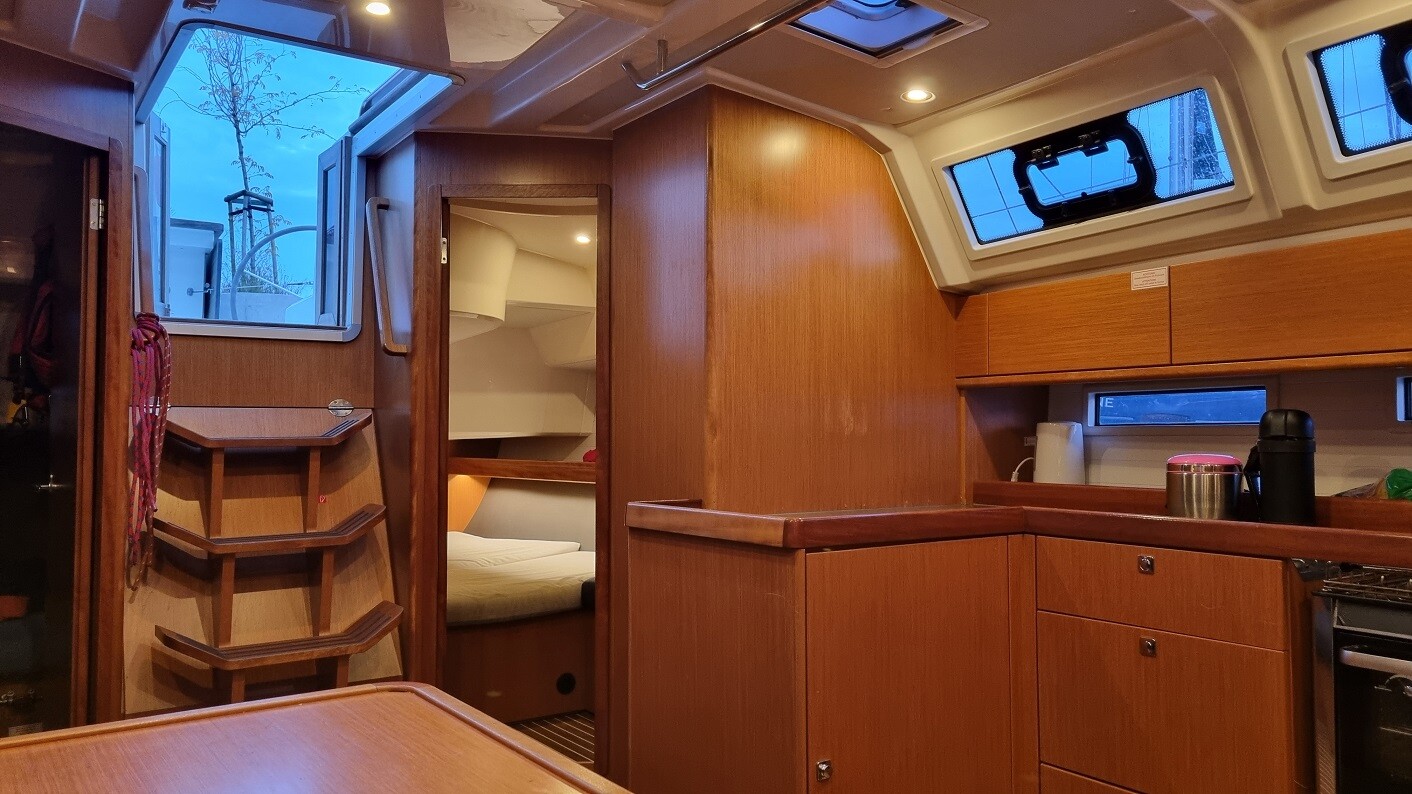Bavaria 46 — photo 6