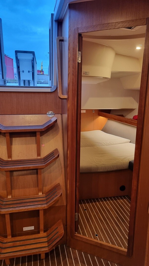Bavaria 46 — photo 11