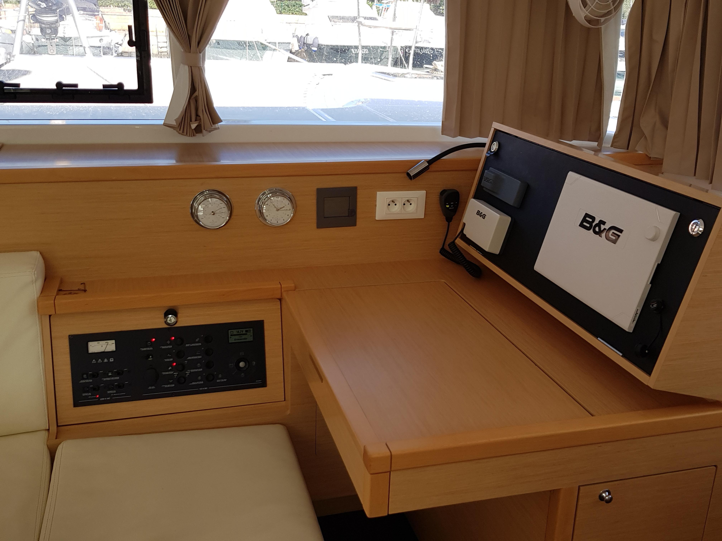Lagoon 400 S2 — photo 3