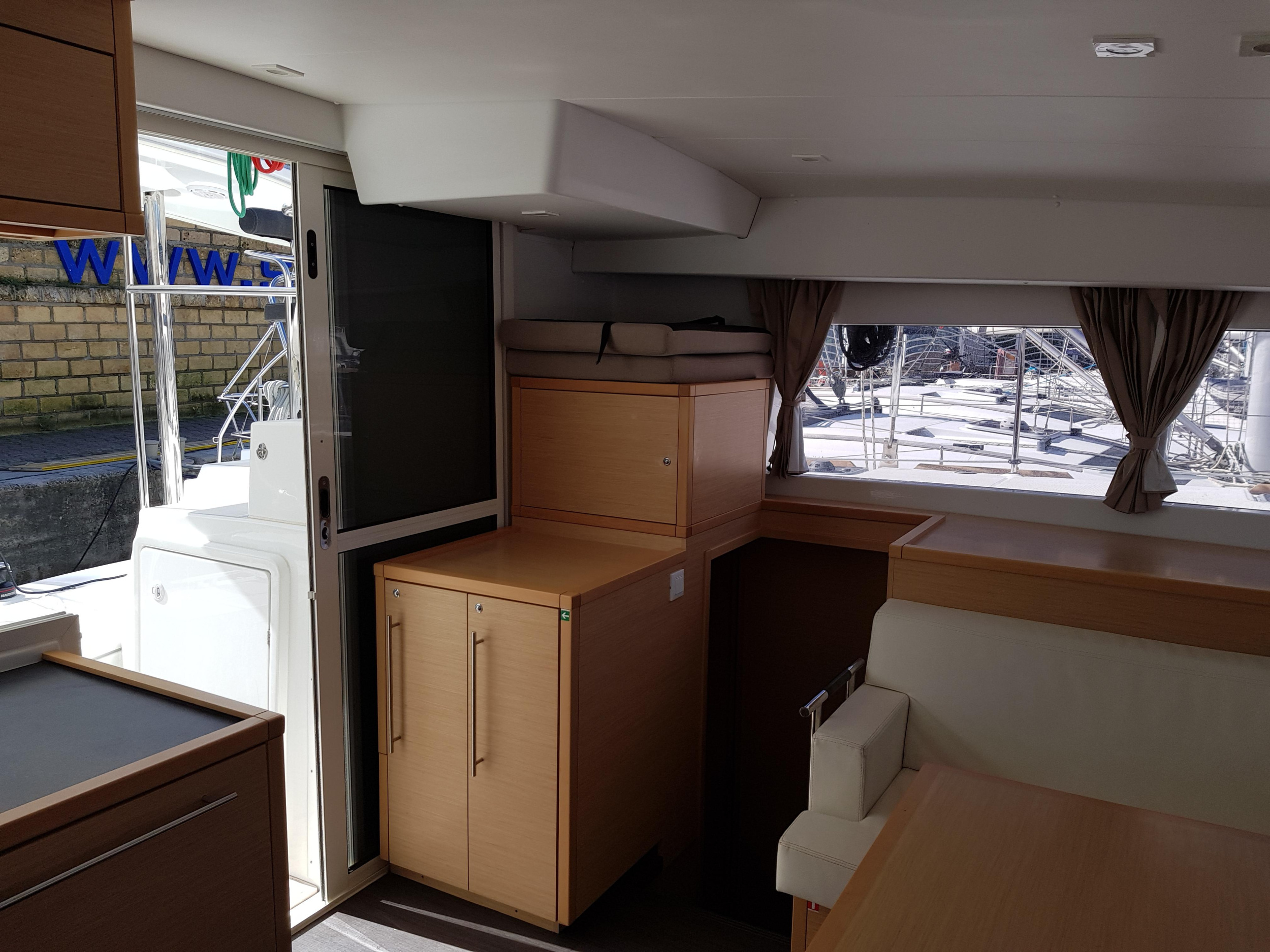 Lagoon 400 S2 — photo 8