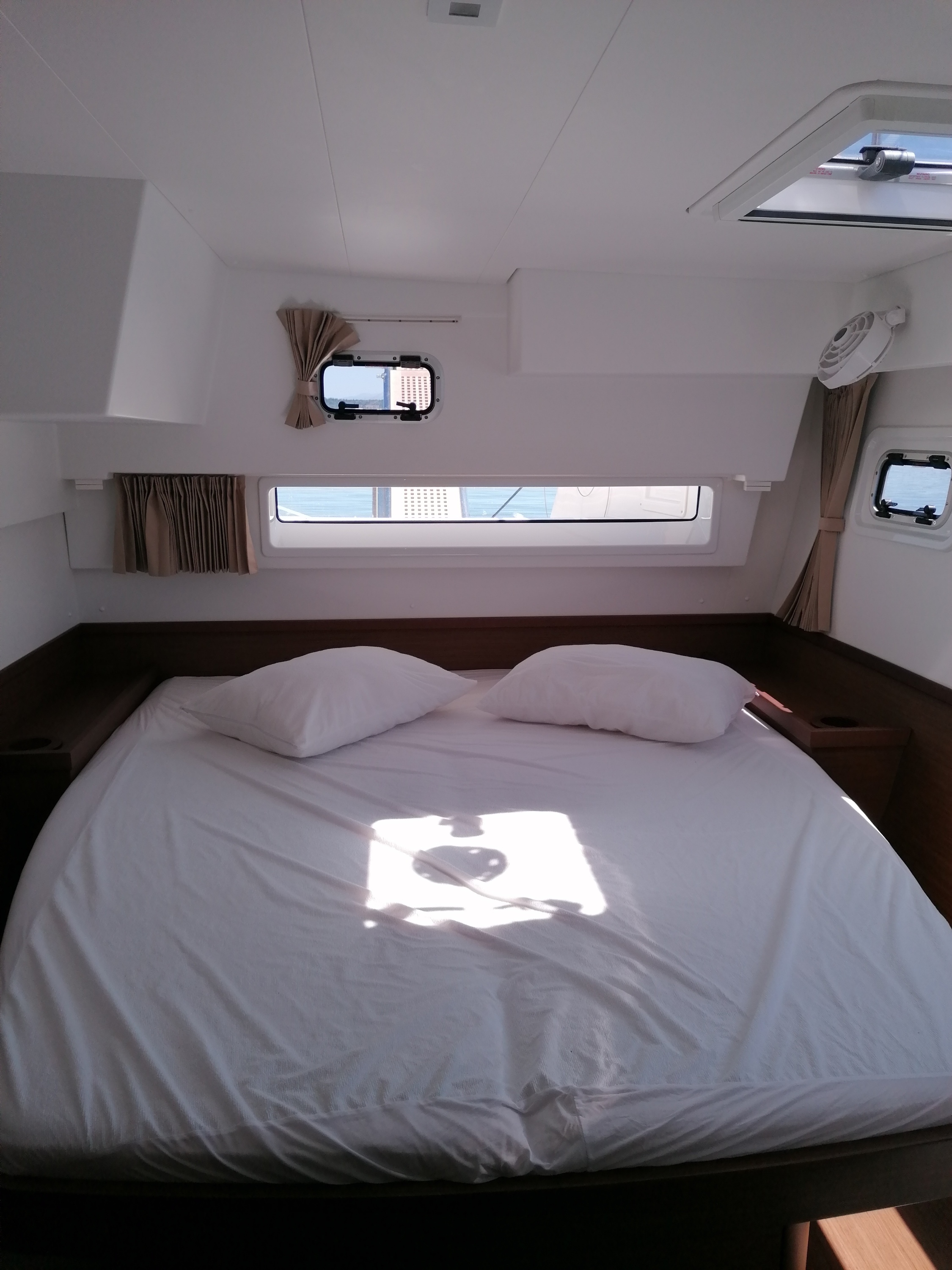Lagoon 42 — photo 10