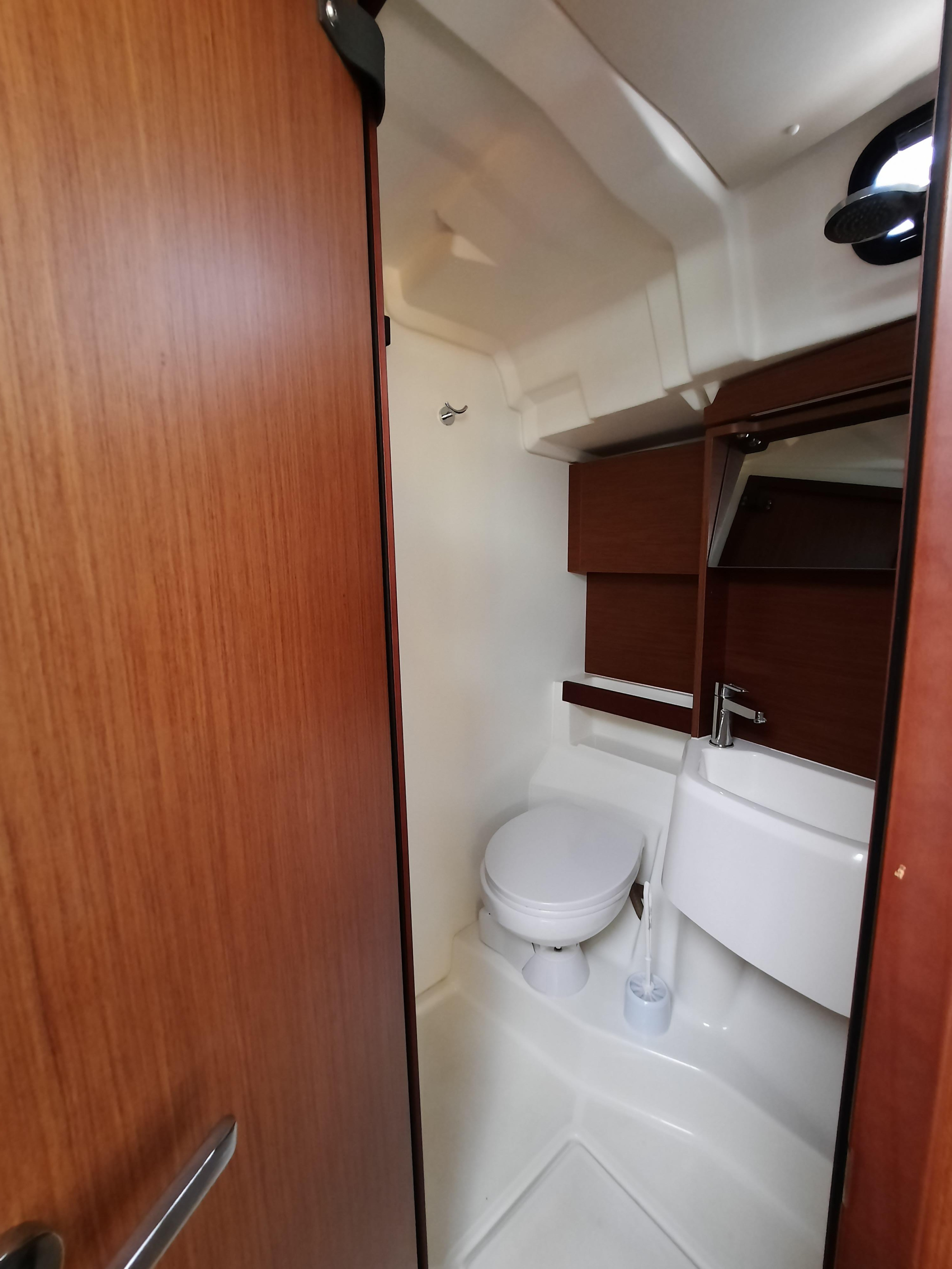 Oceanis 51.1 — photo 9