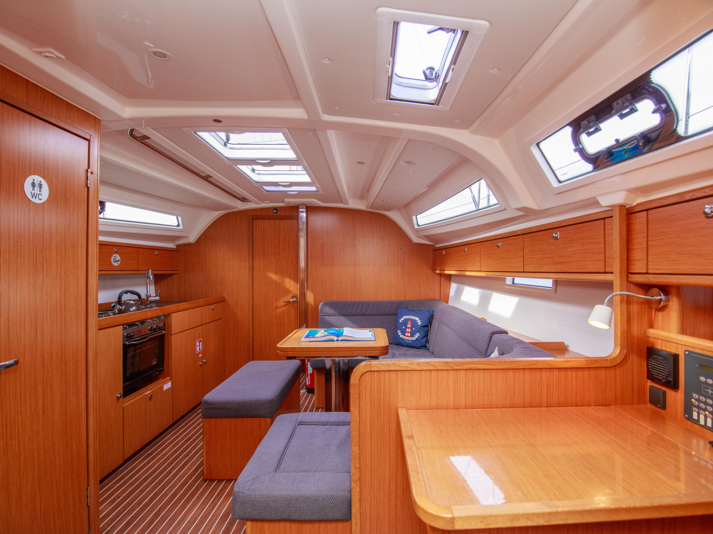 Bavaria 41 Cruiser — photo 8