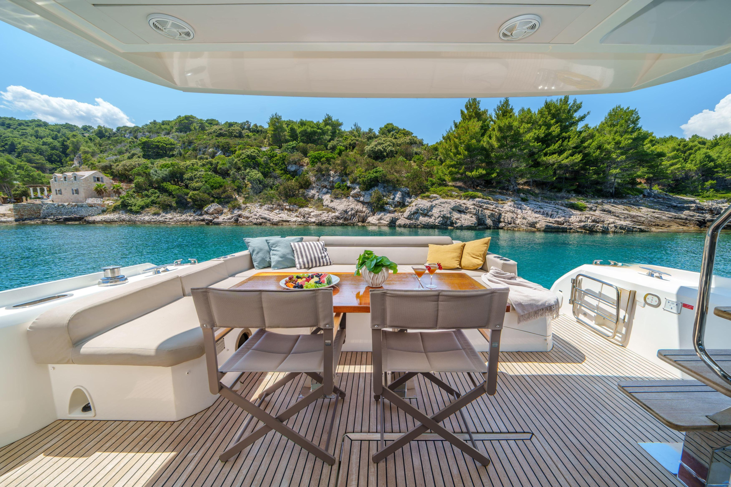 Prestige 590 Fly — photo 26