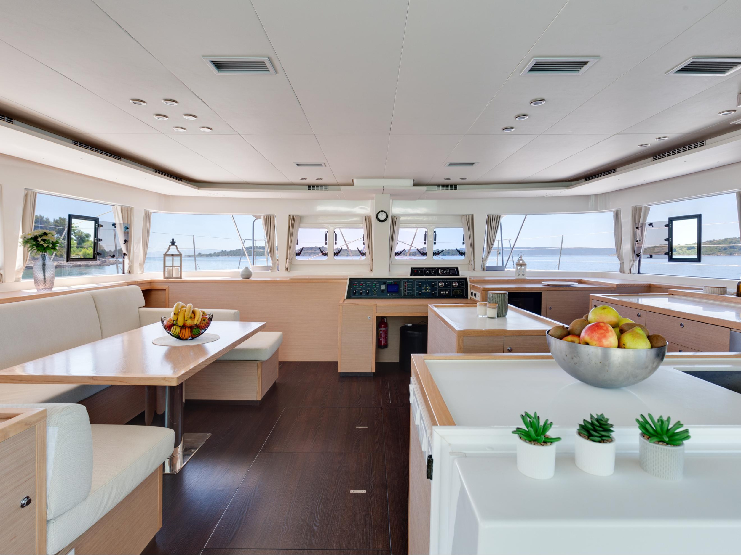 Lagoon 560 — photo 14