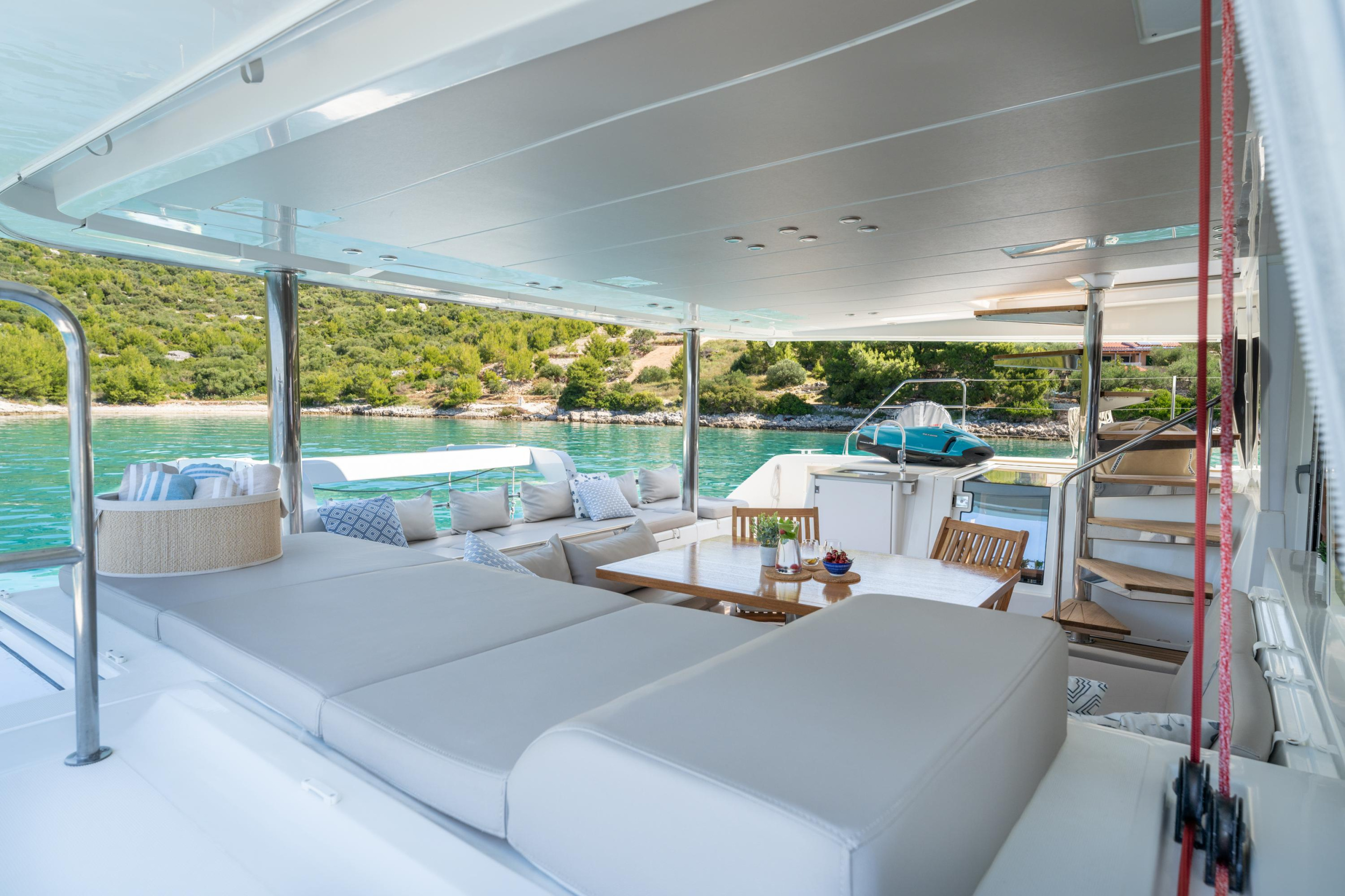 Lagoon 560 — photo 20