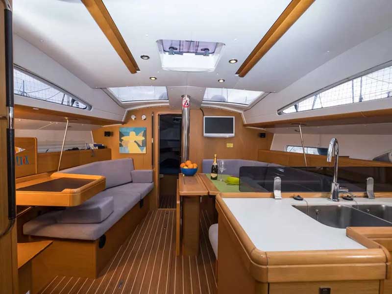 Sun Odyssey 42DS — photo 2