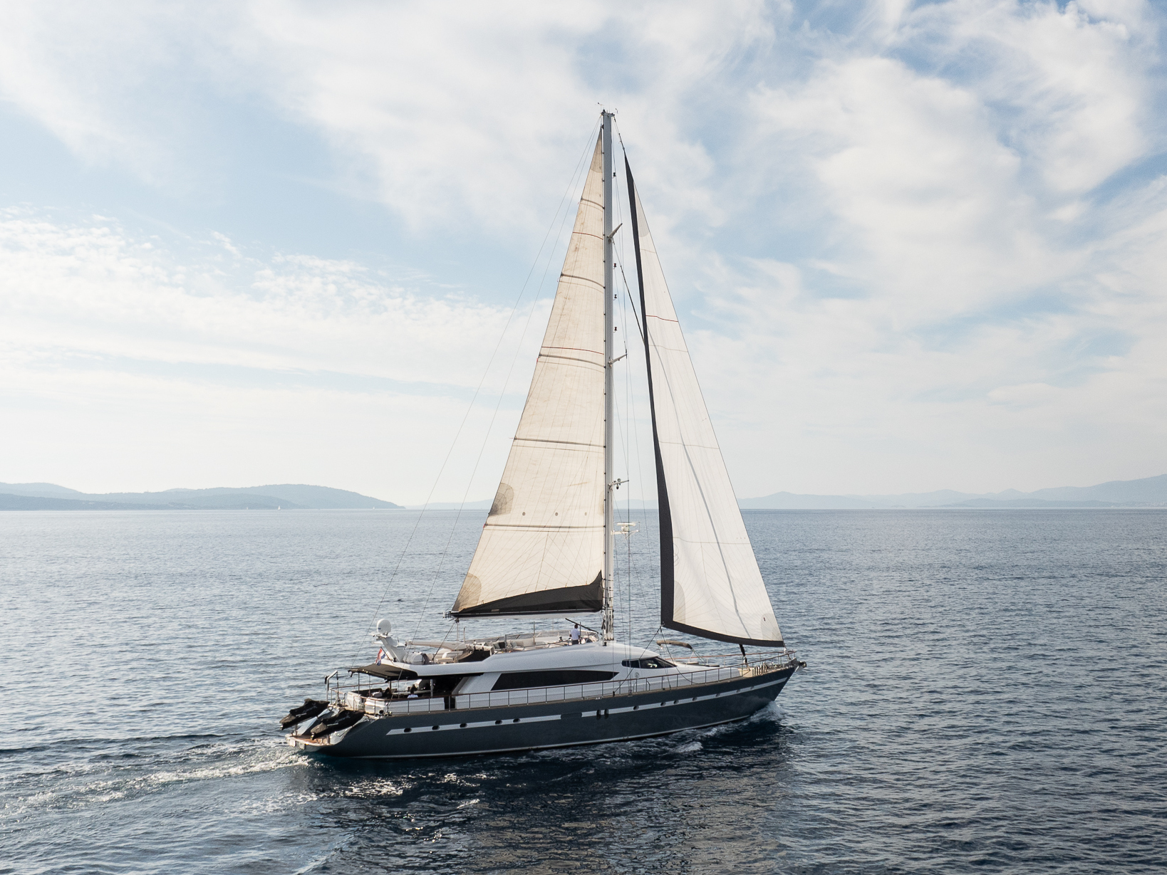 Motoryacht - CBM yachts — photo 1