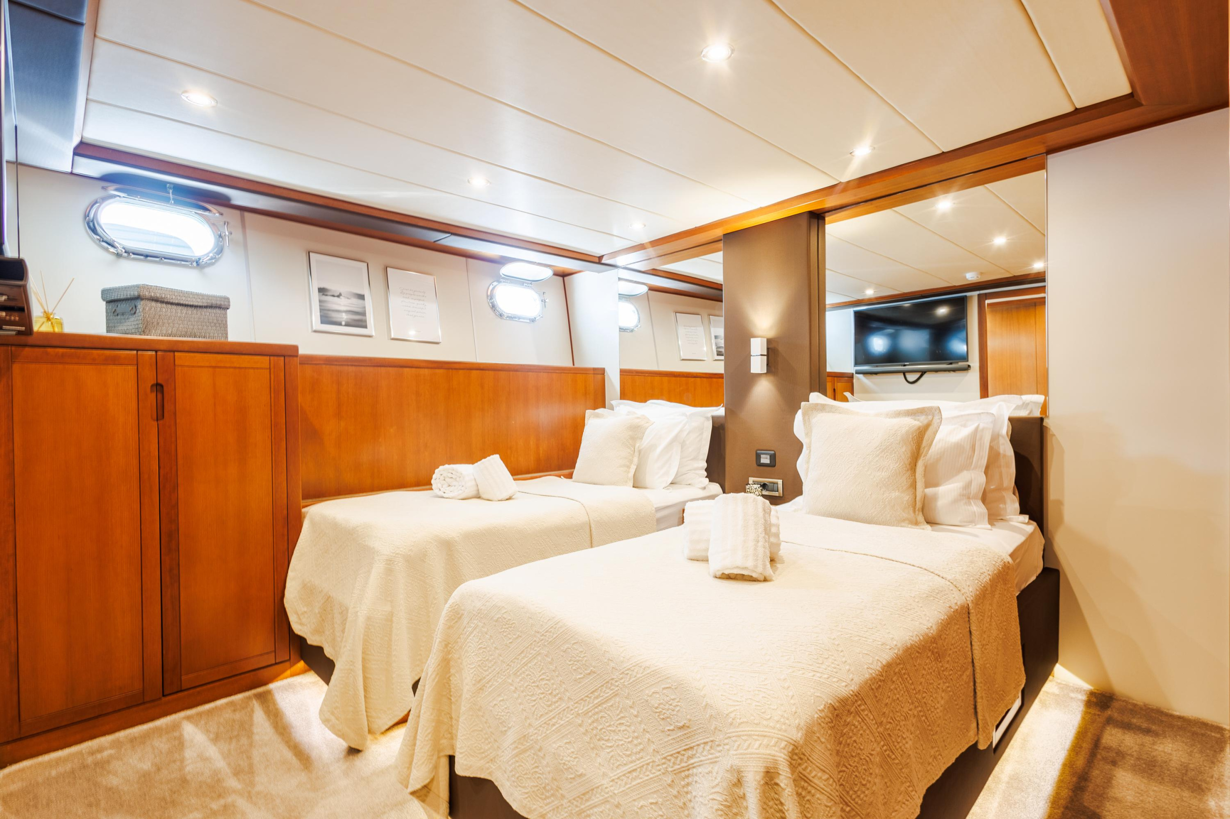 Motoryacht - CBM yachts — photo 5
