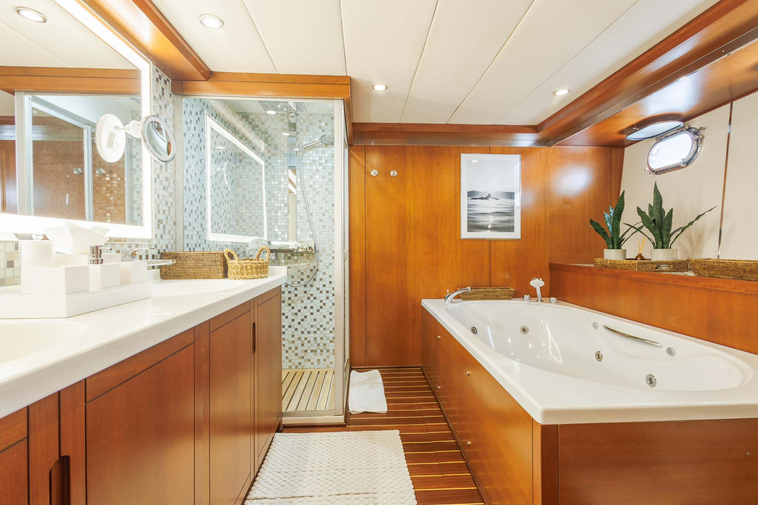 Motoryacht - CBM yachts — photo 15