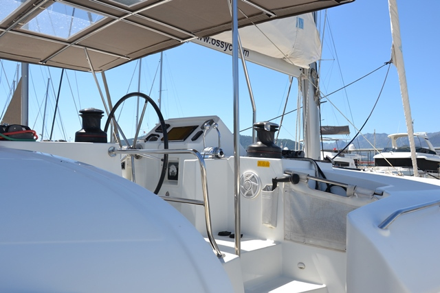 Lagoon 450 Fly — photo 9