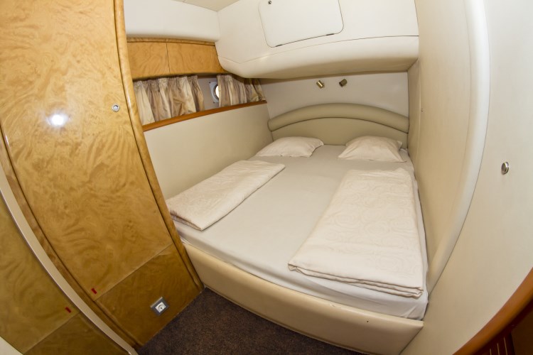 Princess 470 — photo 17
