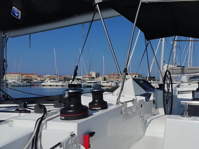 Lagoon 450 Fly — photo 3