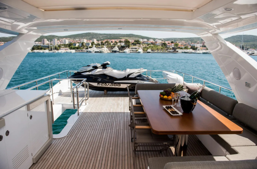 Azimut 72 — photo 82