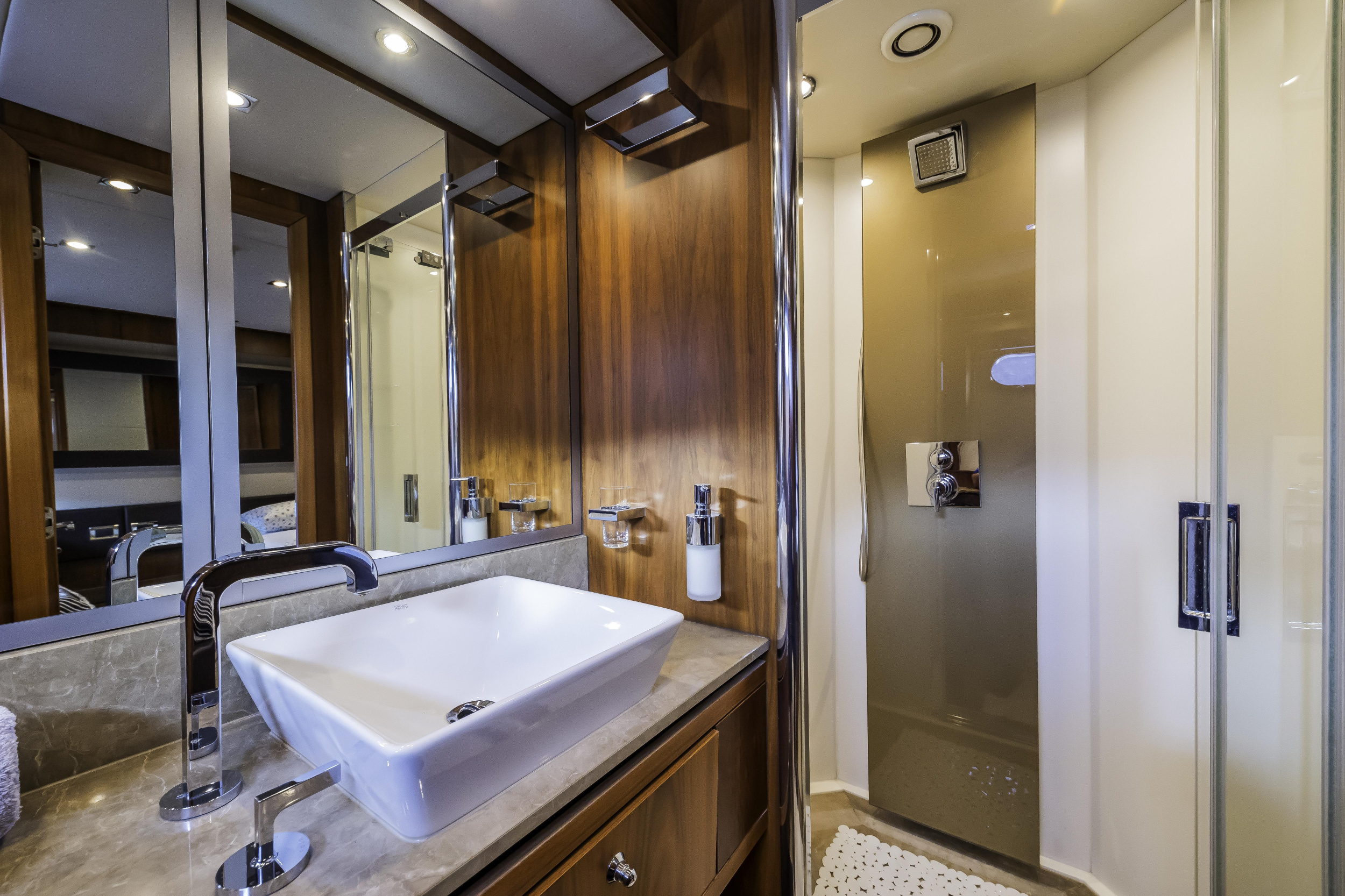 Sunseeker Yacht 86 — photo 22