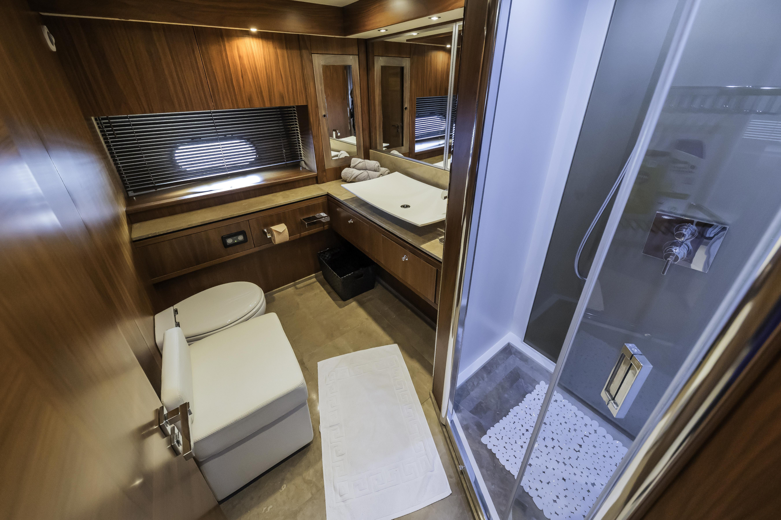 Sunseeker Yacht 86 — photo 26