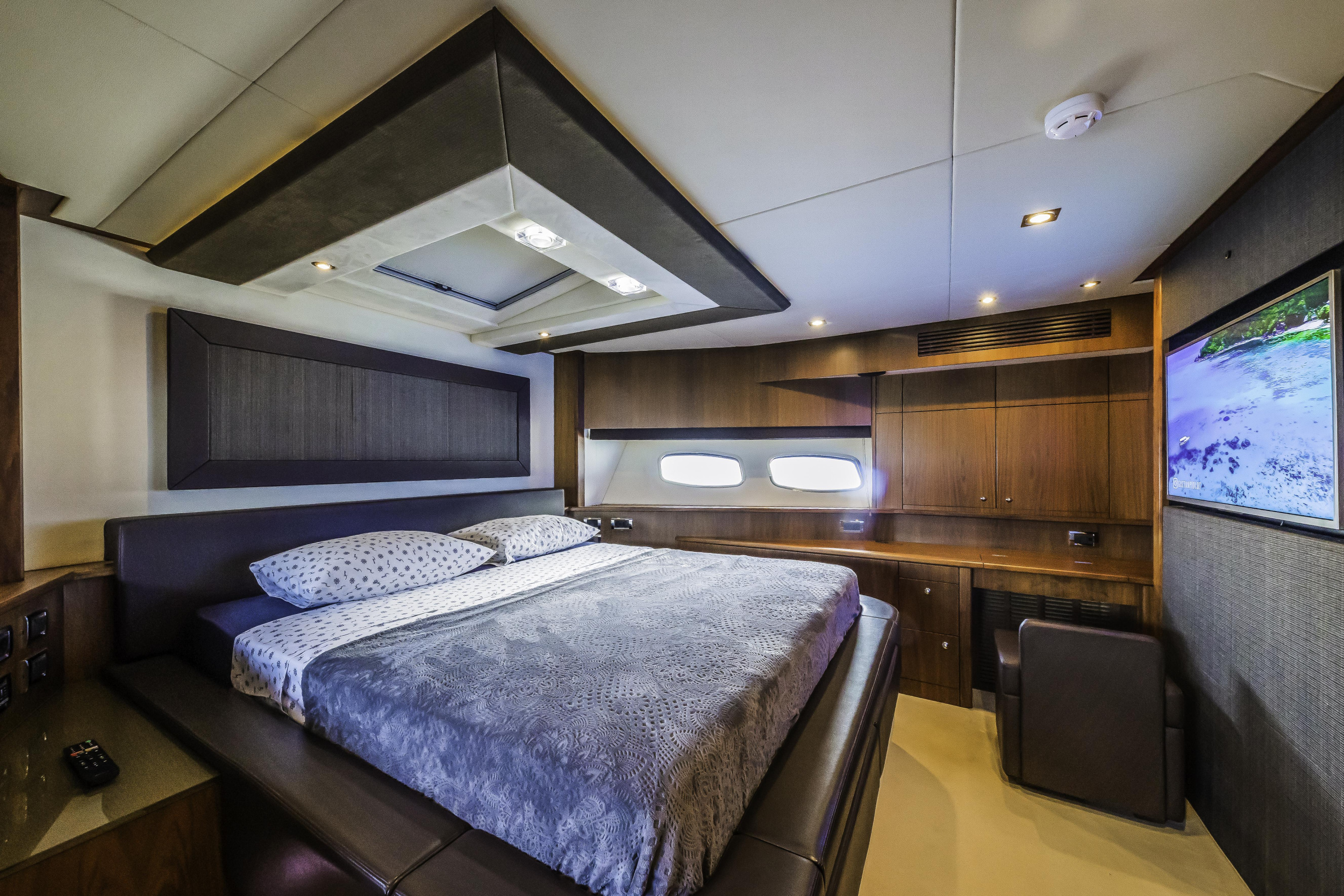 Sunseeker Yacht 86 — photo 18