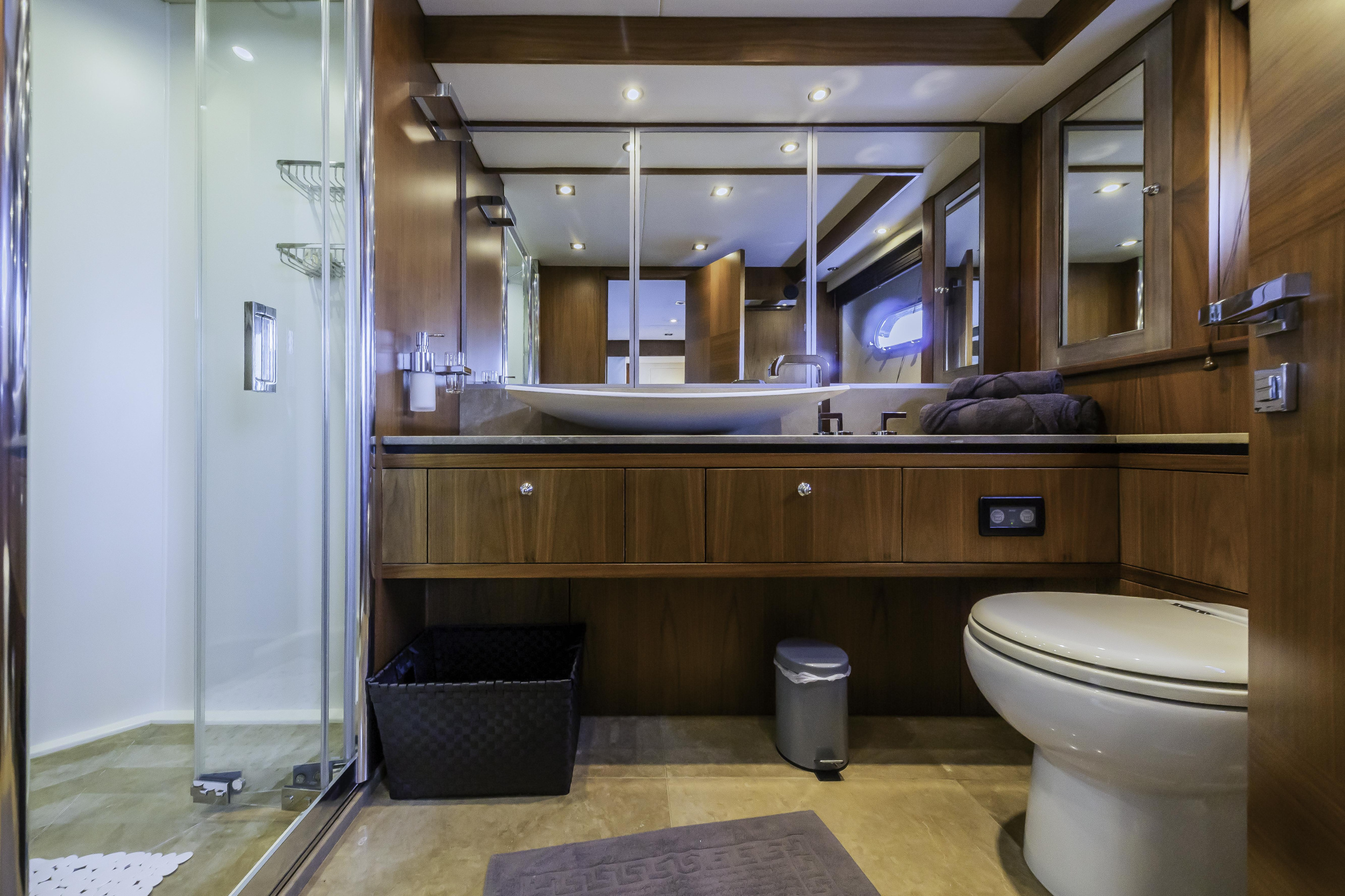 Sunseeker Yacht 86 — photo 17