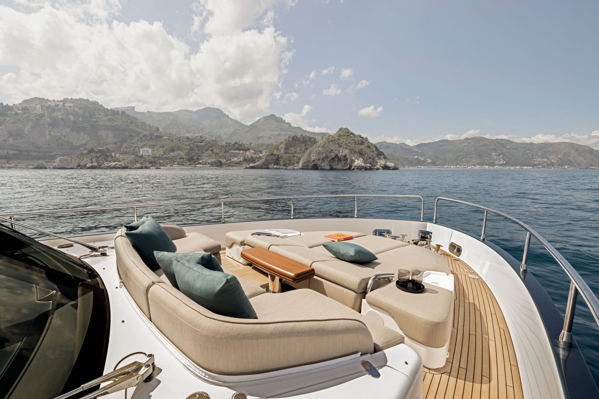 Azimut Magellano 60 — photo 104