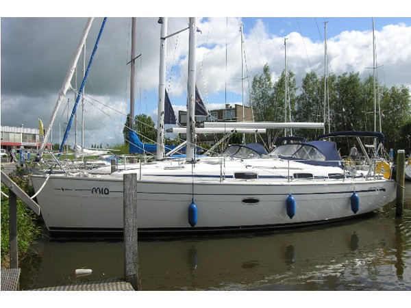 Bavaria 37 Cruiser — photo 1