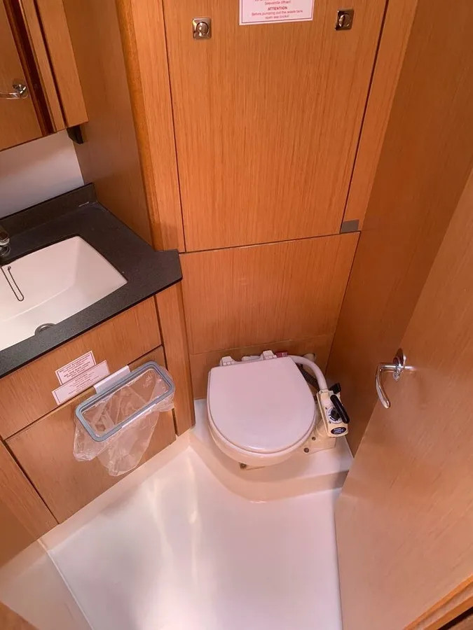 Bavaria Cruiser 41 — photo 13